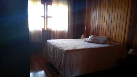 Cozy Country House - Downtown