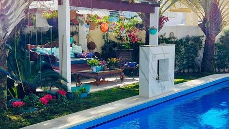 Casa com 7 quartos e piscina em Jurerê Internacional