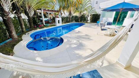 Casa com 7 quartos e piscina em Jurerê Internacional