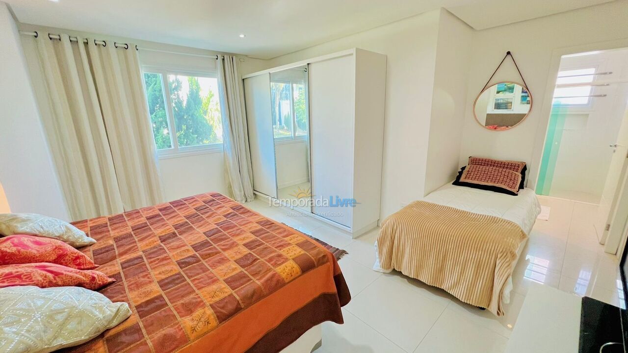 Casa para aluguel de temporada em Florianopolis (Jurerê Internacional)