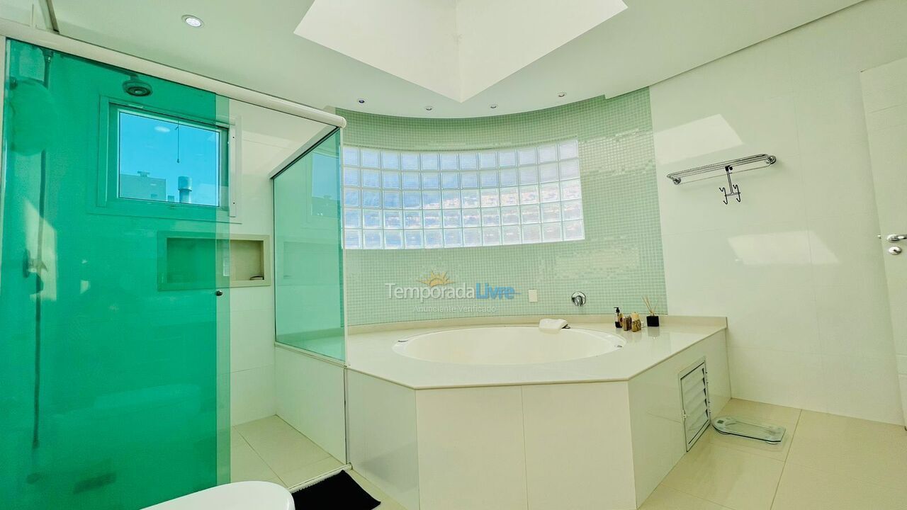 Casa para aluguel de temporada em Florianopolis (Jurerê Internacional)