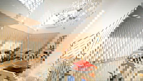 Casa com 6 quartos e piscina em Jurerê Internacional