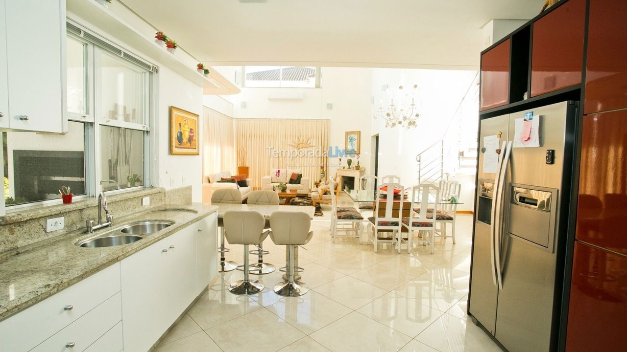 Casa para aluguel de temporada em Florianopolis (Jurerê Internacional)