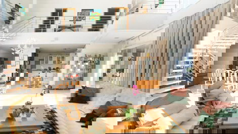 Casa com 6 quartos e piscina em Jurerê Internacional