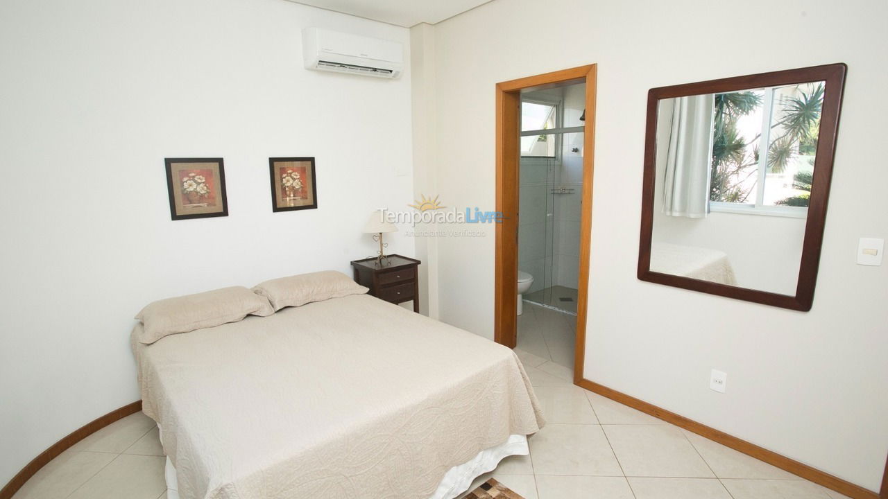 Casa para aluguel de temporada em Florianopolis (Jurerê Internacional)