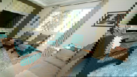 Casa com 6 quartos e piscina em Jurerê Internacional