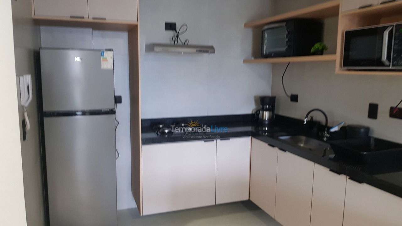 Apartamento para aluguel de temporada em Praia Grande (Praia do Caiçara)