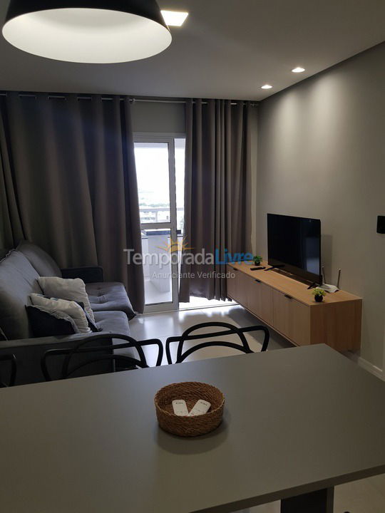 Apartamento para aluguel de temporada em Praia Grande (Praia do Caiçara)