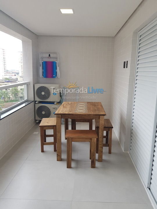 Apartamento para aluguel de temporada em Praia Grande (Praia do Caiçara)