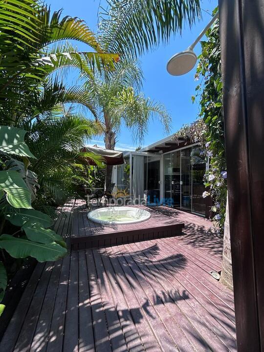 Casa para aluguel de temporada em Bombinhas (Mariscal)