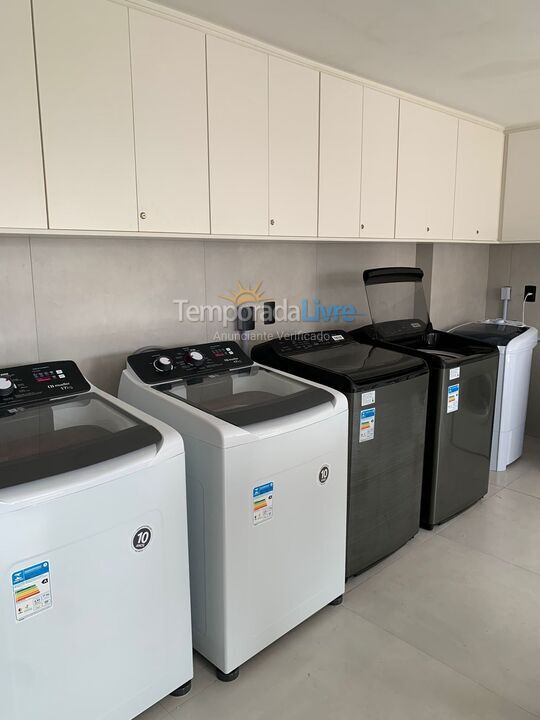 Apartamento para aluguel de temporada em Praia Grande (Praia do Caiçara)