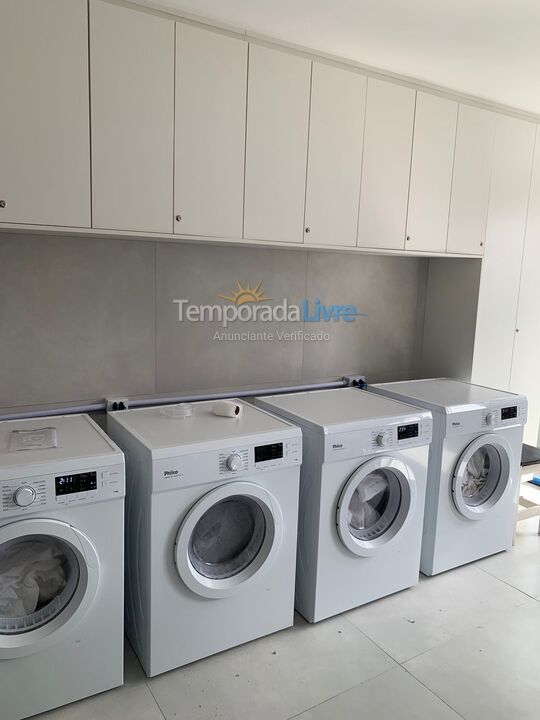 Apartamento para aluguel de temporada em Praia Grande (Praia do Caiçara)