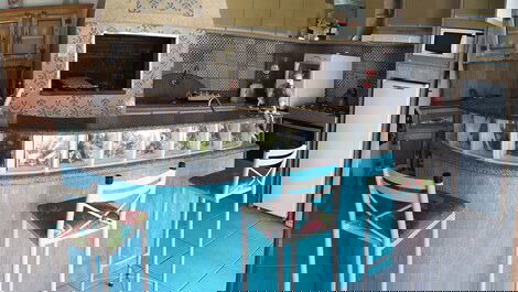 GRAN CASA PARA FAMILIA CON PISCINA CERCA DE LA PLAYA BUEN PRECIO