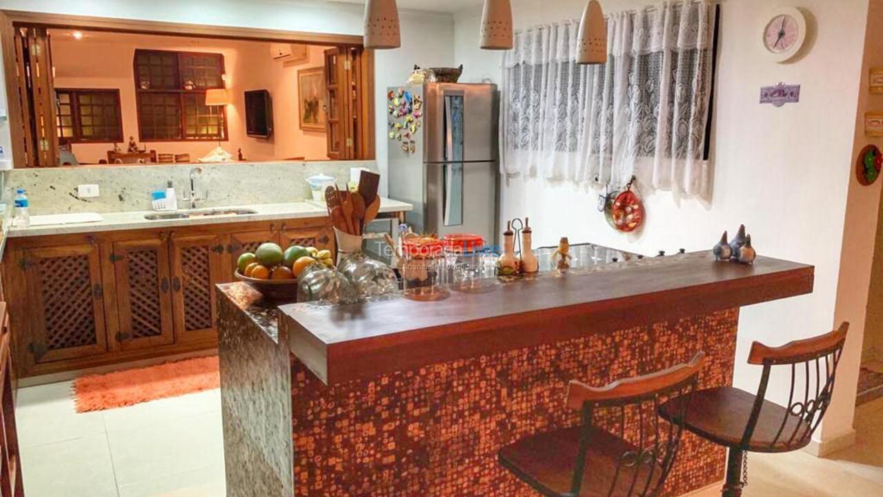 Casa para aluguel de temporada em Ilhabela (Perequê)