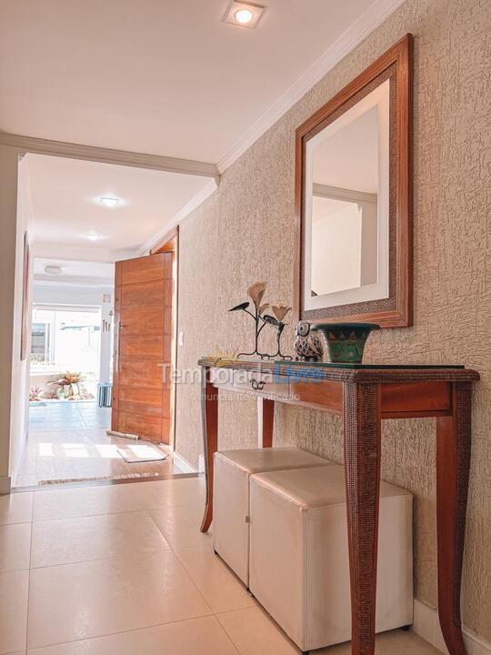 Casa para aluguel de temporada em Ilhabela (Perequê)