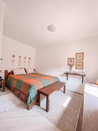 CASA MODERNA COM PISCINA E AR CONDICIONADO +5 VAGAS INTERNAS! PEREQUÊ