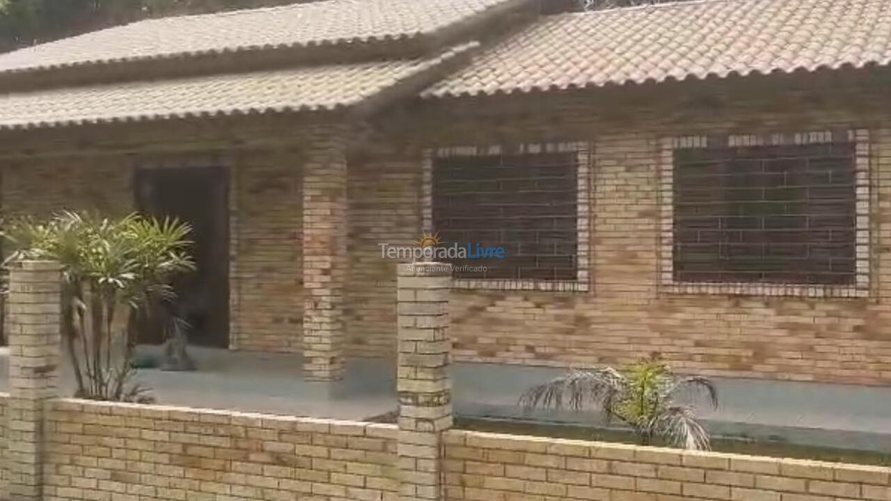 Casa para alquiler de vacaciones em Itapoá (Balneário das Palmeiras)