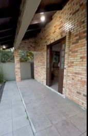 Preciosa casa de una sola planta a 50 metros del mar.