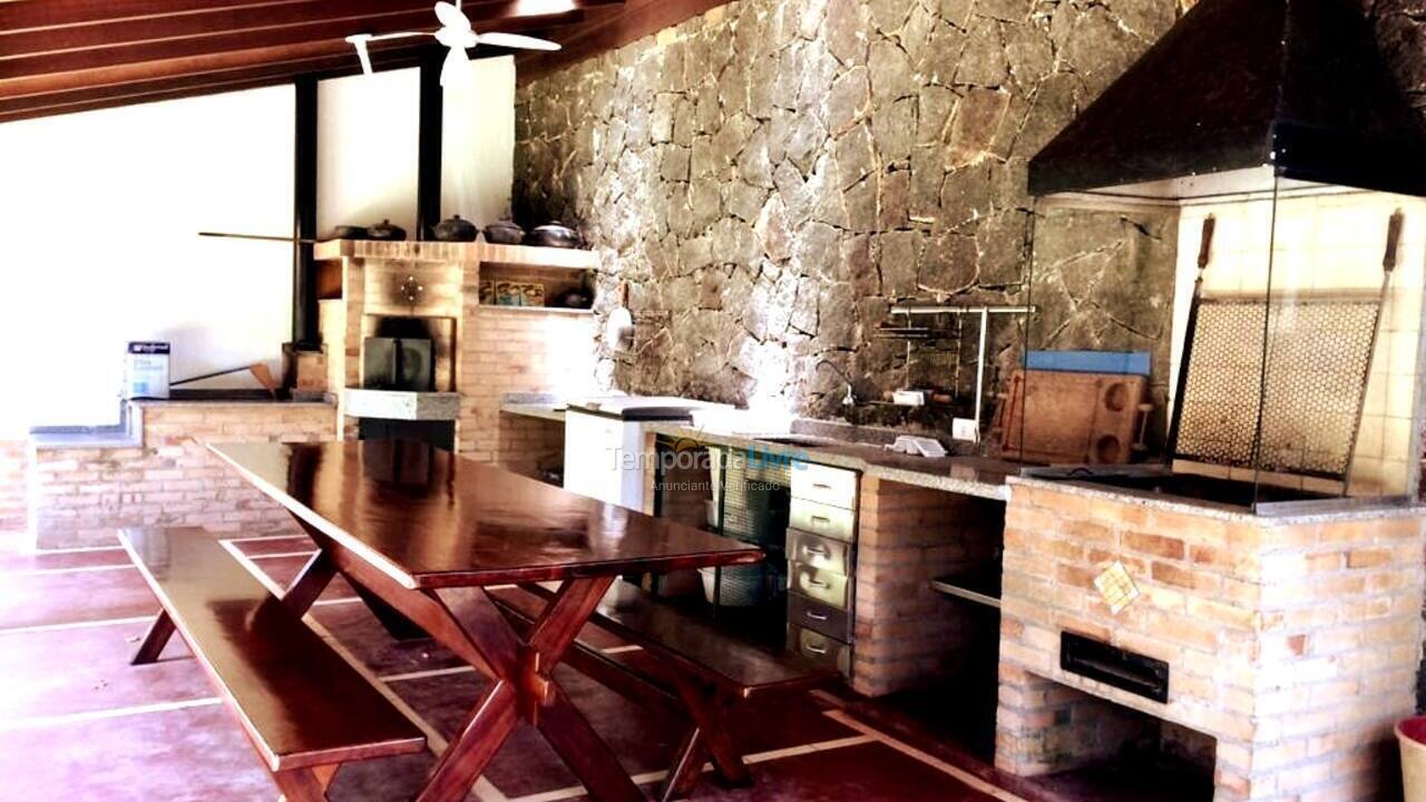 Casa para alquiler de vacaciones em Ubatuba (Praia do Lázaro)