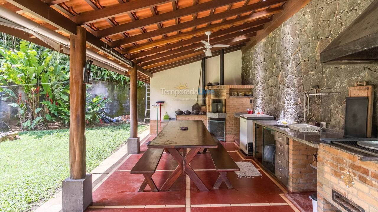 Casa para alquiler de vacaciones em Ubatuba (Praia do Lázaro)