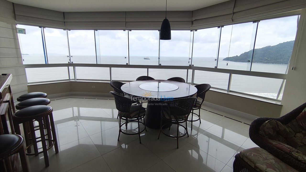 Apartment for vacation rental in Balneário Camboriú (Centro)