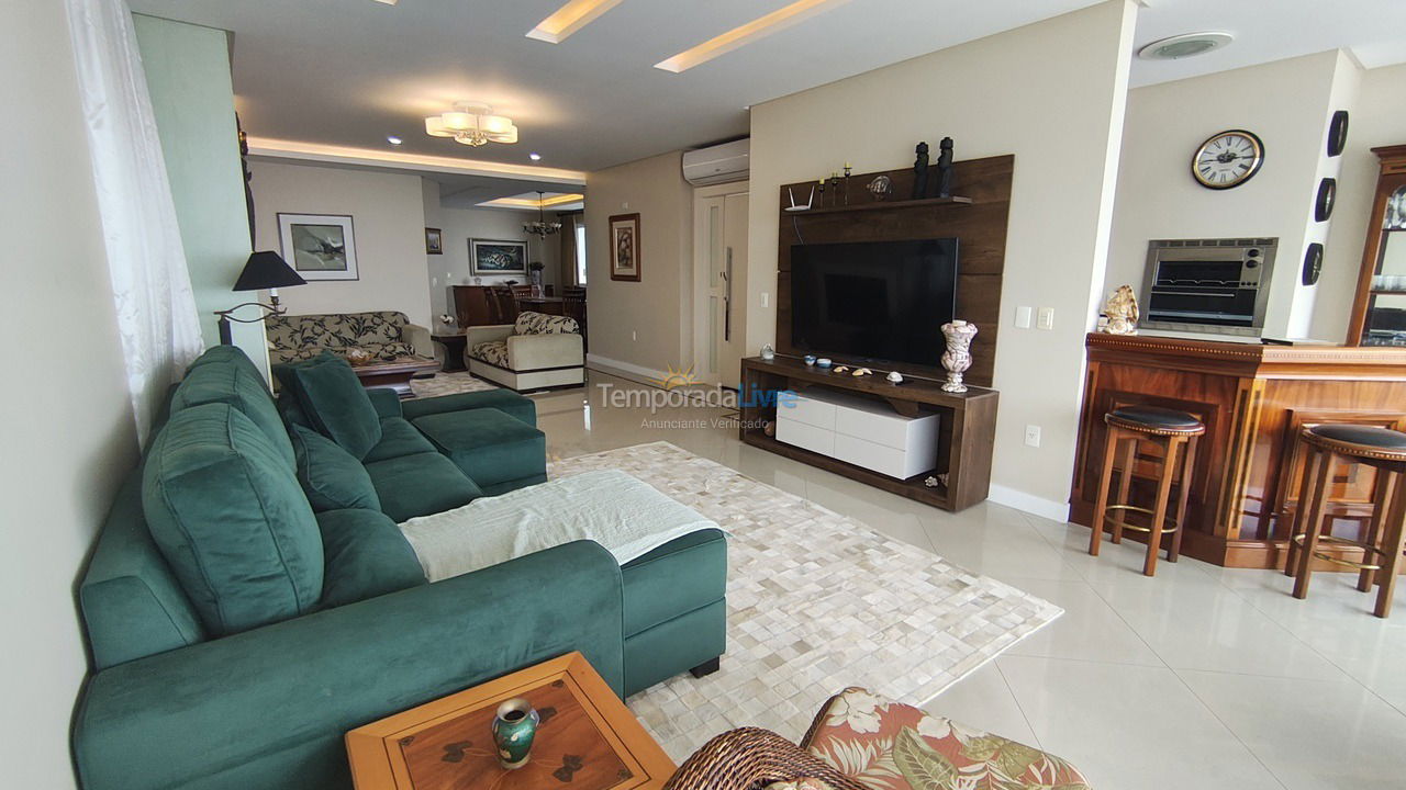 Apartment for vacation rental in Balneário Camboriú (Centro)