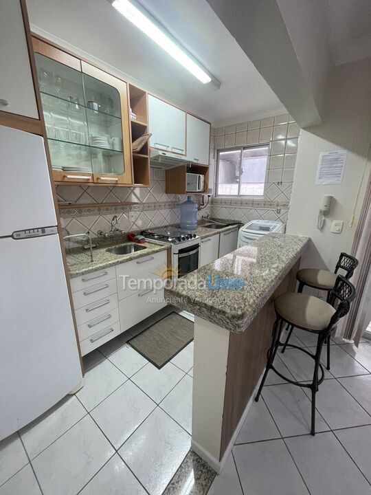 Apartamento para alquiler de vacaciones em Governador Celso Ramos (Praia de Palmas)