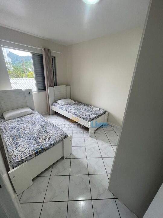 Apartamento para alquiler de vacaciones em Governador Celso Ramos (Praia de Palmas)