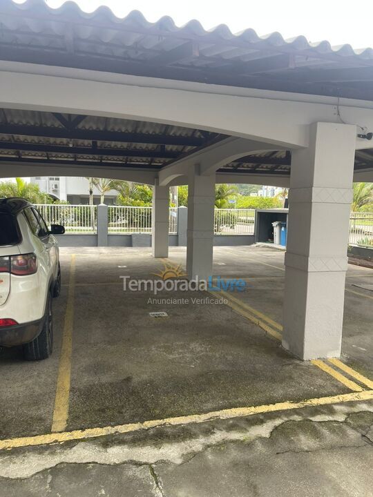 Apartamento para alquiler de vacaciones em Governador Celso Ramos (Praia de Palmas)