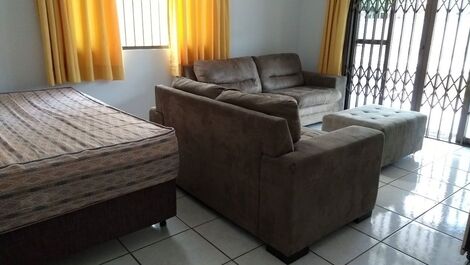 Ground floor house for 12 people in the center of Itapema.