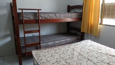 Ground floor house for 12 people in the center of Itapema.