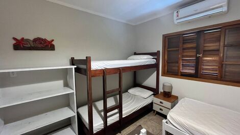 Cozy house with pool