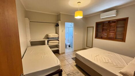 Cozy house with pool