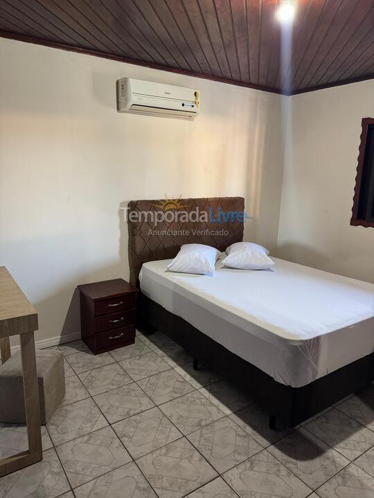 Casa para alquiler de vacaciones em Guaratuba (Cohapar)