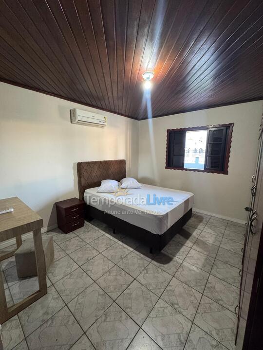 Casa para alquiler de vacaciones em Guaratuba (Cohapar)