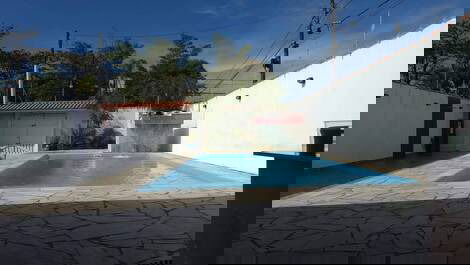 Itanhaém: Lazer com Piscina, tranquilidade e Segurança