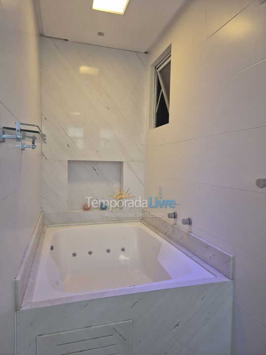 Apartment for vacation rental in Itapema (Meia Praia)