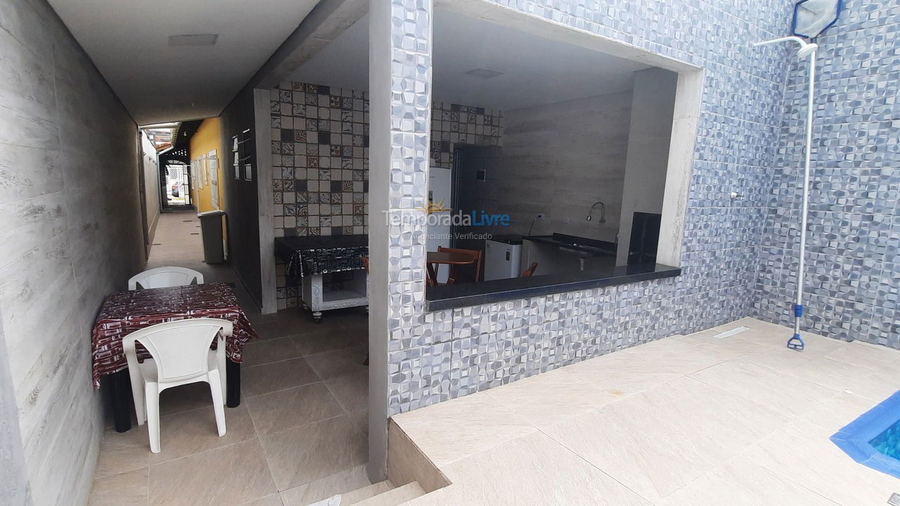 Casa para aluguel de temporada em Praia Grande (Balneário Maracanã)