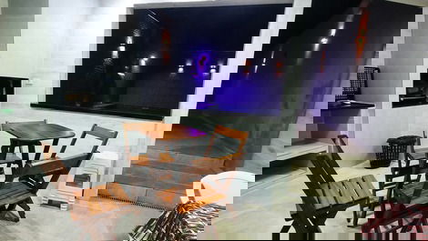 CASA COM PISCINA 50 METROS DA PRAIA - PÉ NA AREIA - WI-FI E NETFLIX