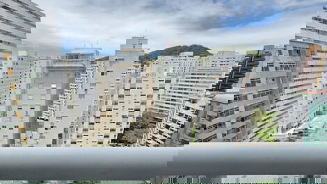 Apartamento en el paseo marítimo de la playa de Pitangueiras, 3 dormitorios, capacidad para 8 personas, 1 plaza de aparcamiento.