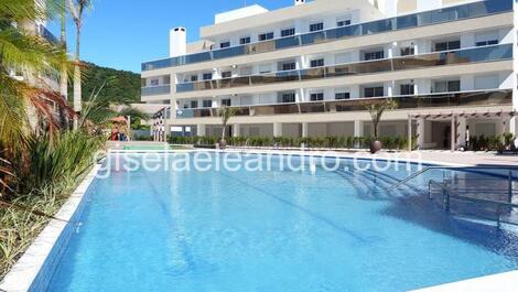 Encantador apartamento de 2 dormitorios con piscina en Jurere En