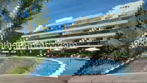 Encantador apartamento de 2 dormitorios con piscina en Jurere En