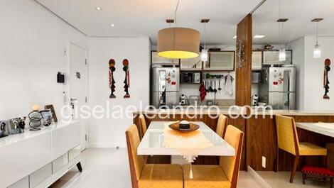 Encantador apartamento de 2 dormitorios con piscina en Jurere En