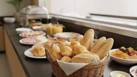 VT - Suite con balcón, vista al mar y desayuno