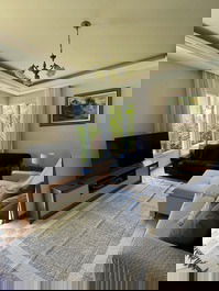 House in Jurerê Internacional with 4 bedrooms, pool, barbecue area.