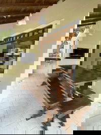 House in Jurerê Internacional with 4 bedrooms, pool, barbecue area.