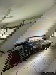 House in Jurerê Internacional with 4 bedrooms, pool, barbecue area.