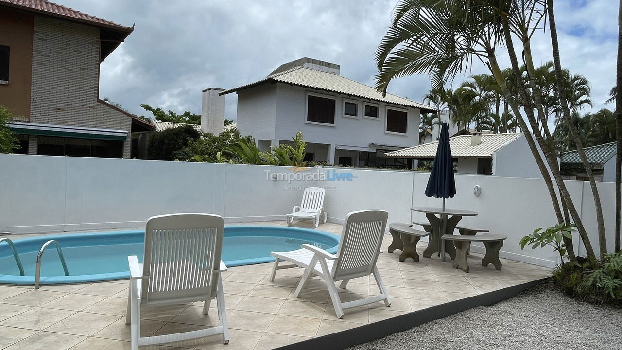 House for vacation rental in Florianopolis (Jurerê Internacional)