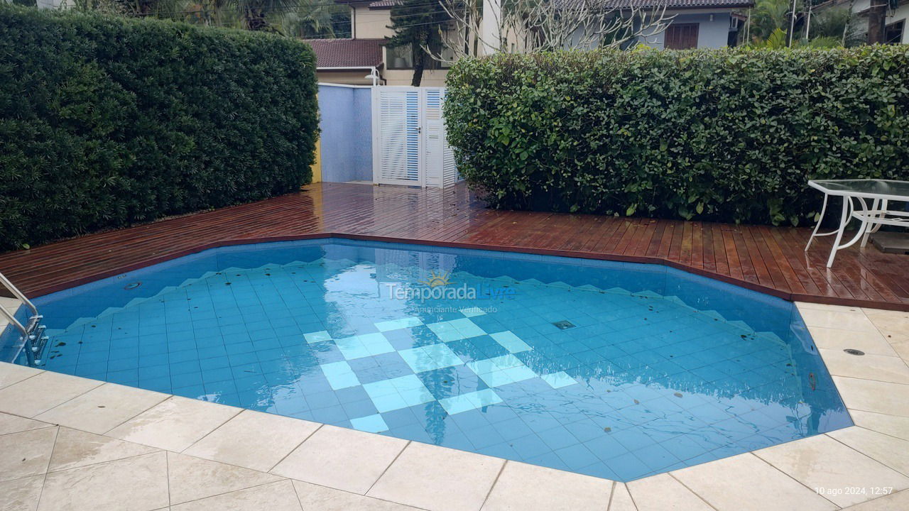 Casa para aluguel de temporada em Bertioga (Riviera de São Lourenço)