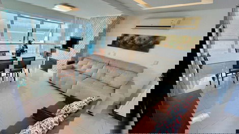 Beautiful sea view in Perequê (Porto Belo) for 8 people.